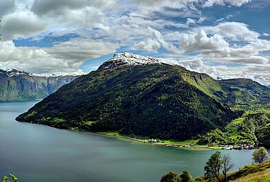Teaser mit Fjord-Panorama in Norwegen