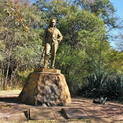 Denkmal David Livingstone an den Victoria Wasserfällen in Simbabwe